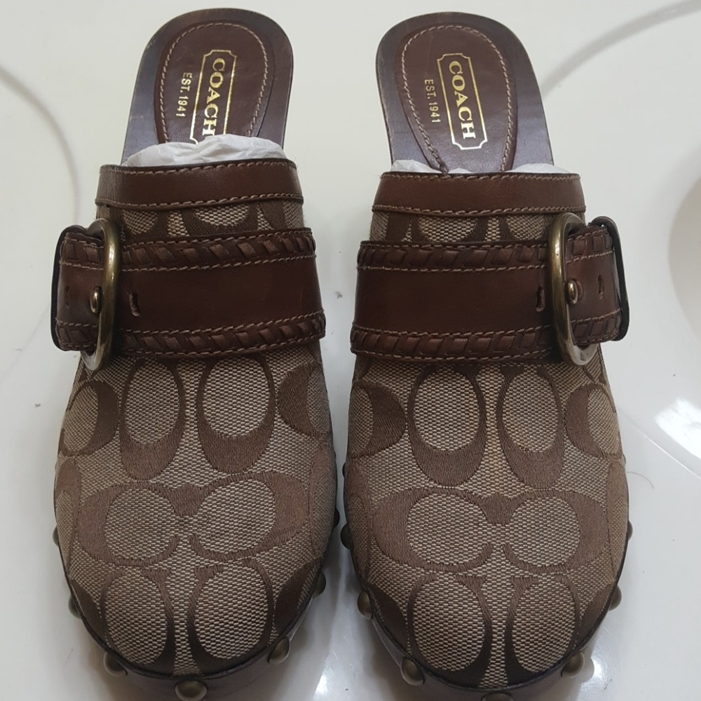 Coach signature brown clogs